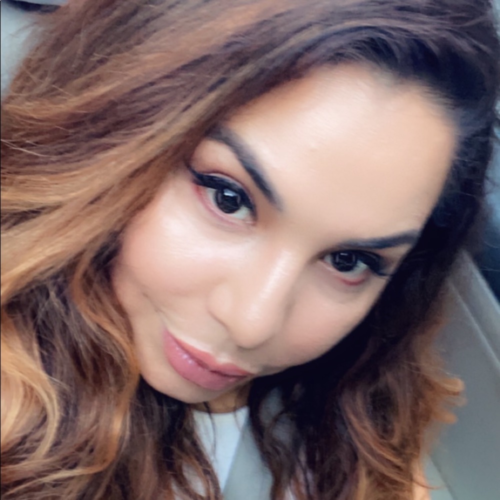 Meet your Posher, Alexandra